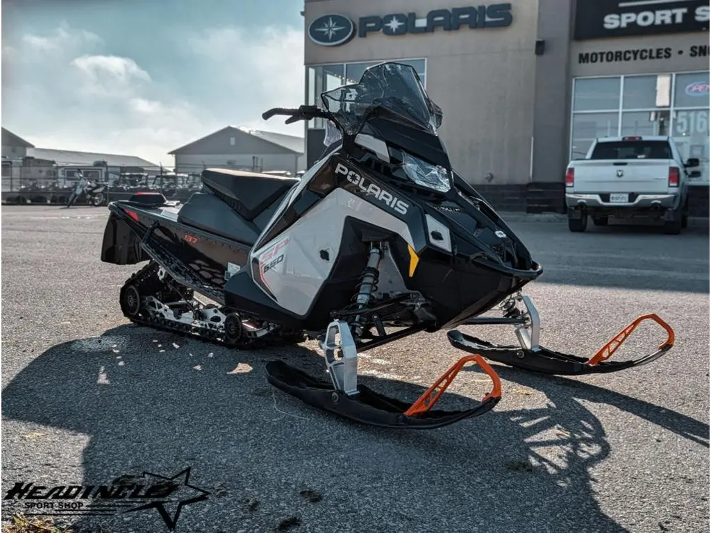 2025 Polaris 650 Indy SP 137 // Mirage Gray