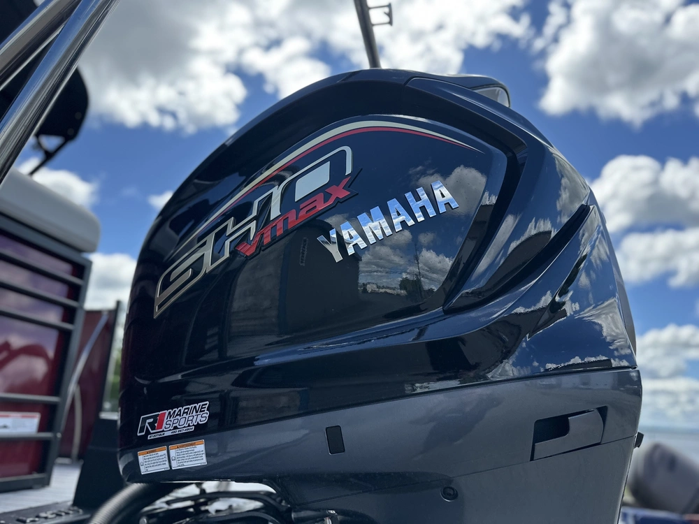 2024 Suncatcher Elite 322c alt