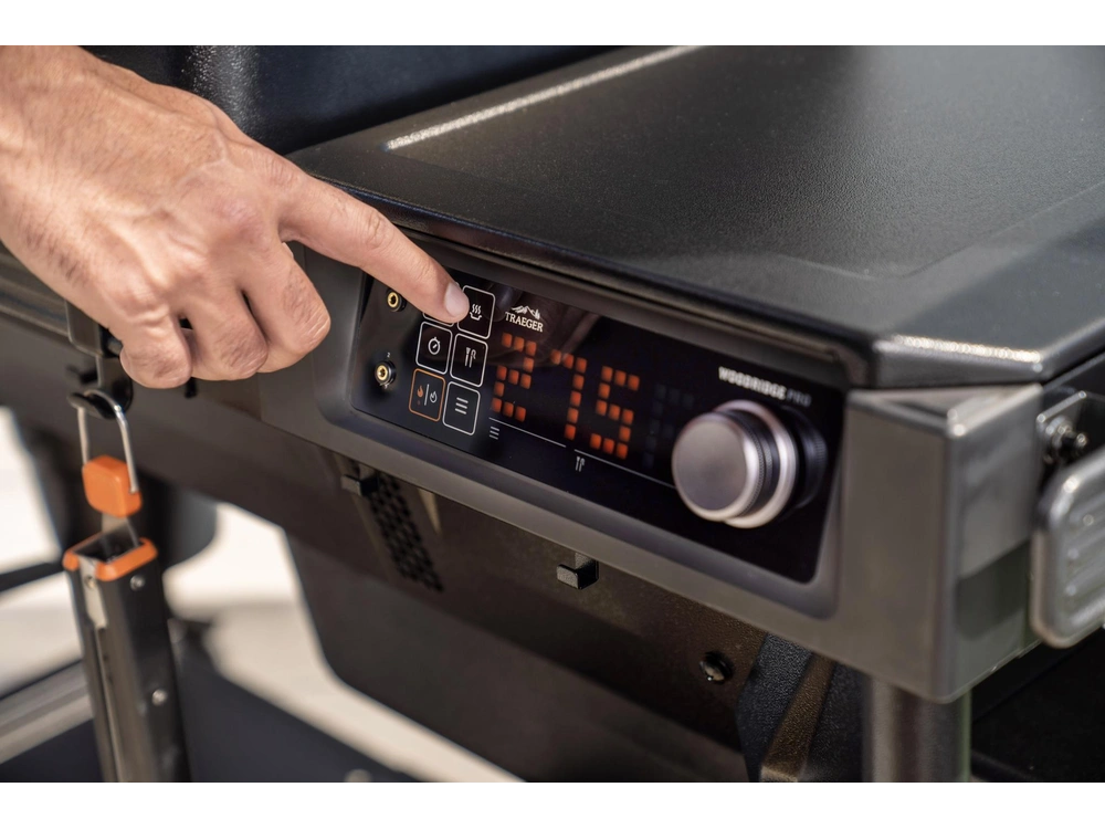2025 Traeger Woodridge Pro alt