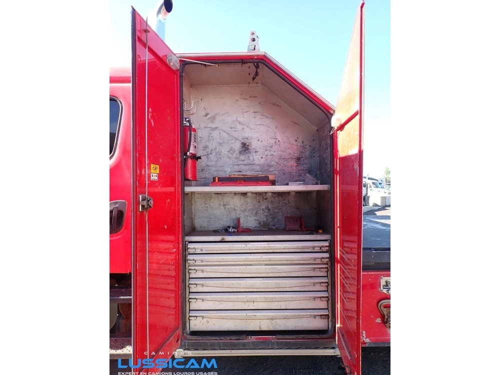 Freightliner M2106 2005