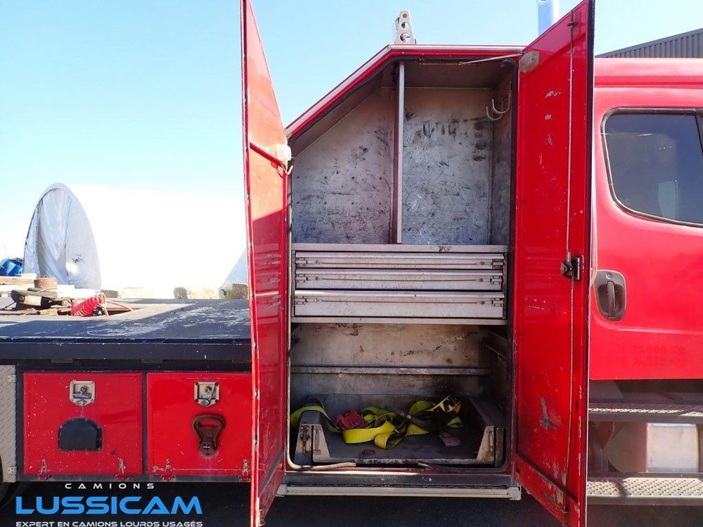 Freightliner M2106 2005