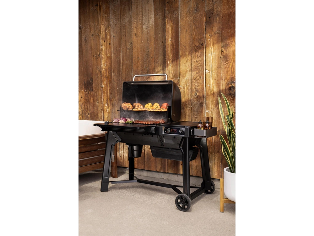 2025 Traeger Woodridge alt