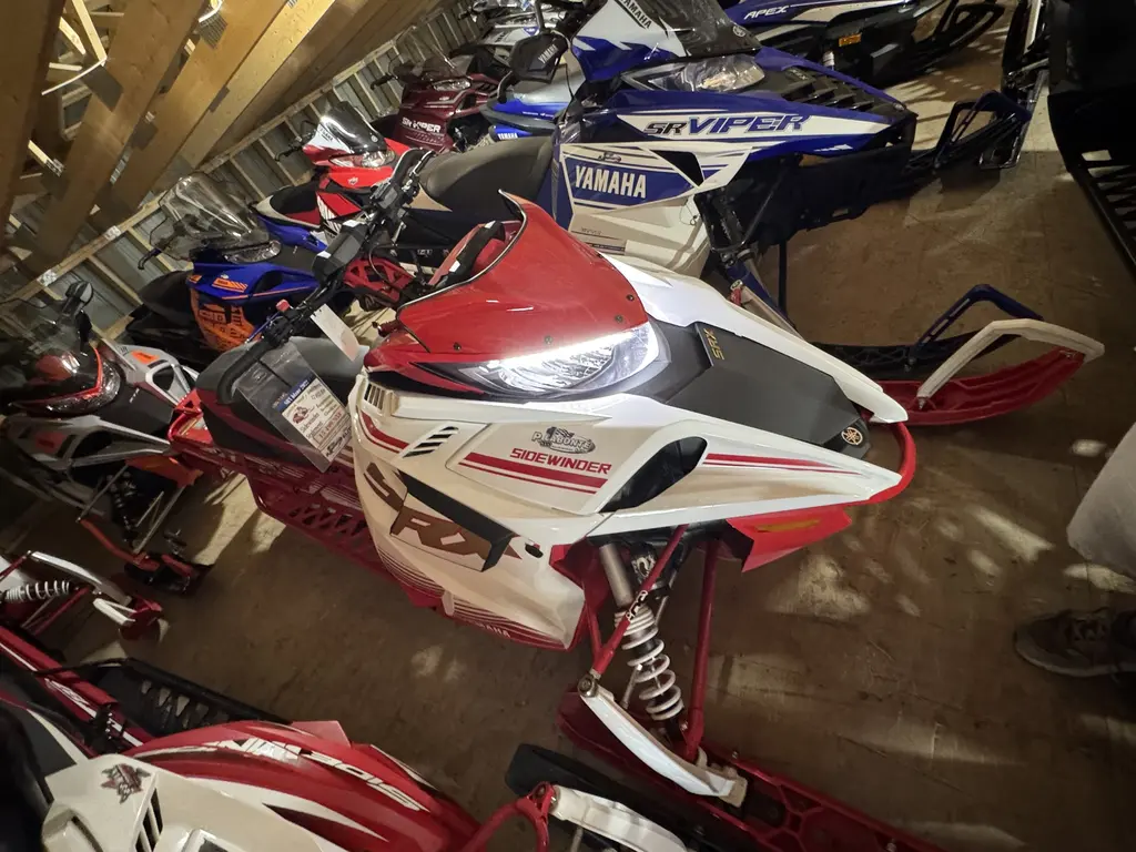 2022 Yamaha SW1NS SIDEWINDER SRX LE