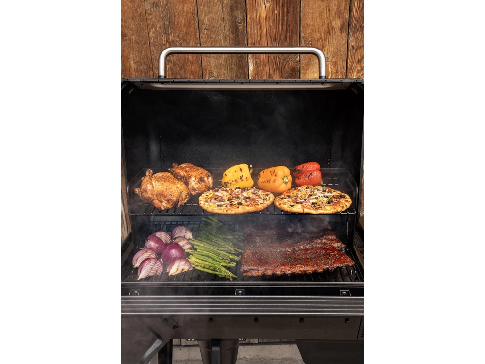 2025 Traeger Woodridge alt