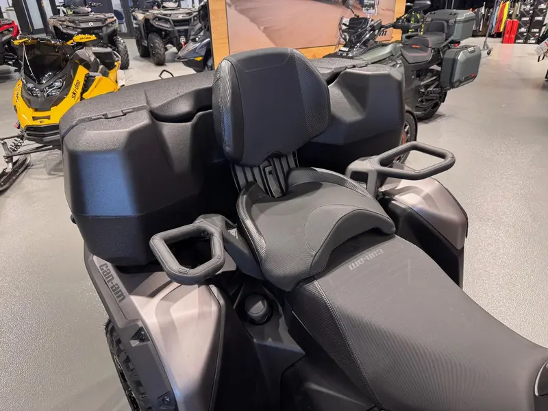2025 Can-Am OUTLANDER MAX 850 XT