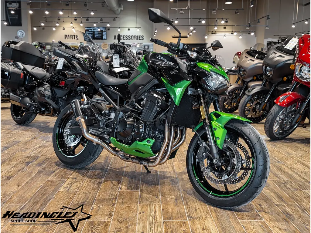 2020 Kawasaki Z900 ABS // Candy Lime Green/Metallic Spark Black