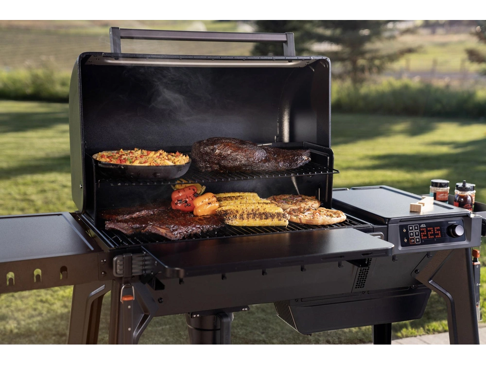 2025 Traeger Woodridge Pro alt