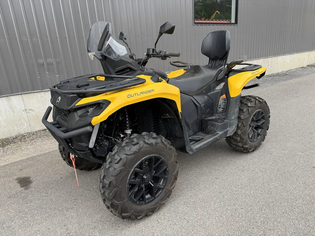 2024 Can-Am outlander max xt 700