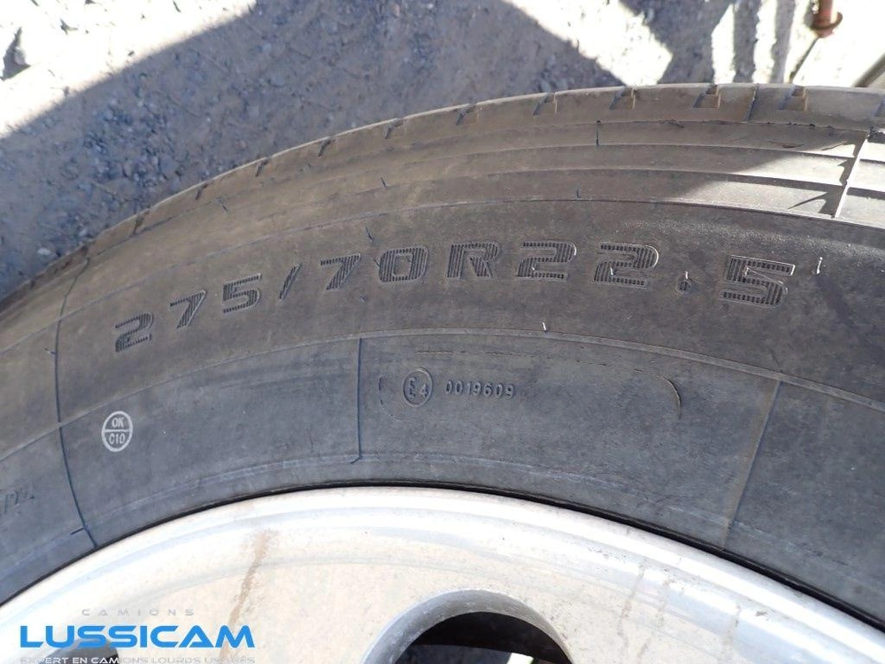 Freightliner M2106 2005