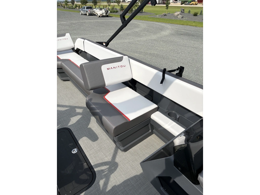 2025 Manitou Cruise 22 Switchback Stealth Rotax 150 & Trailer alt