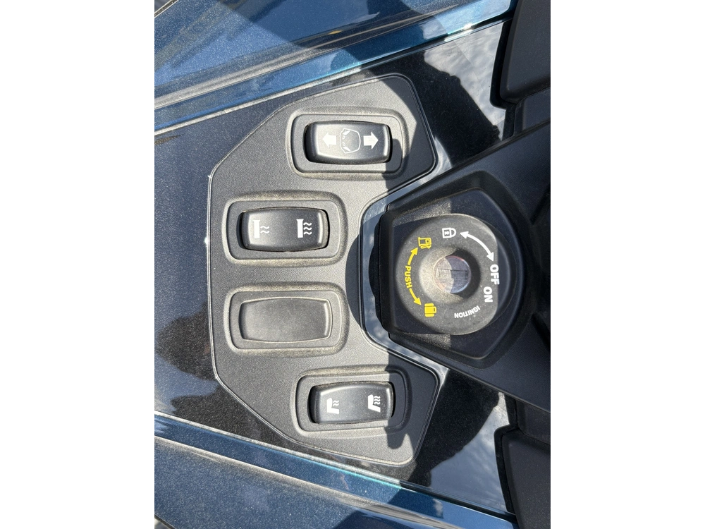 2024 Can-am Spyder alt
