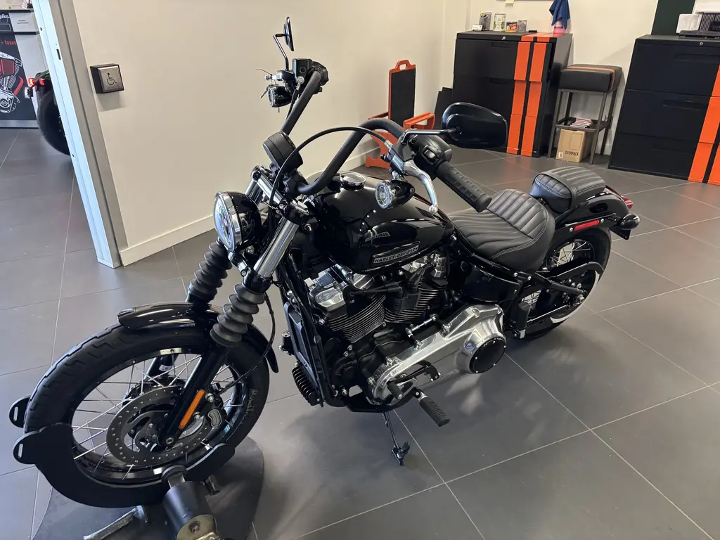 2025 Harley-Davidson FXBB Street bobFXBB