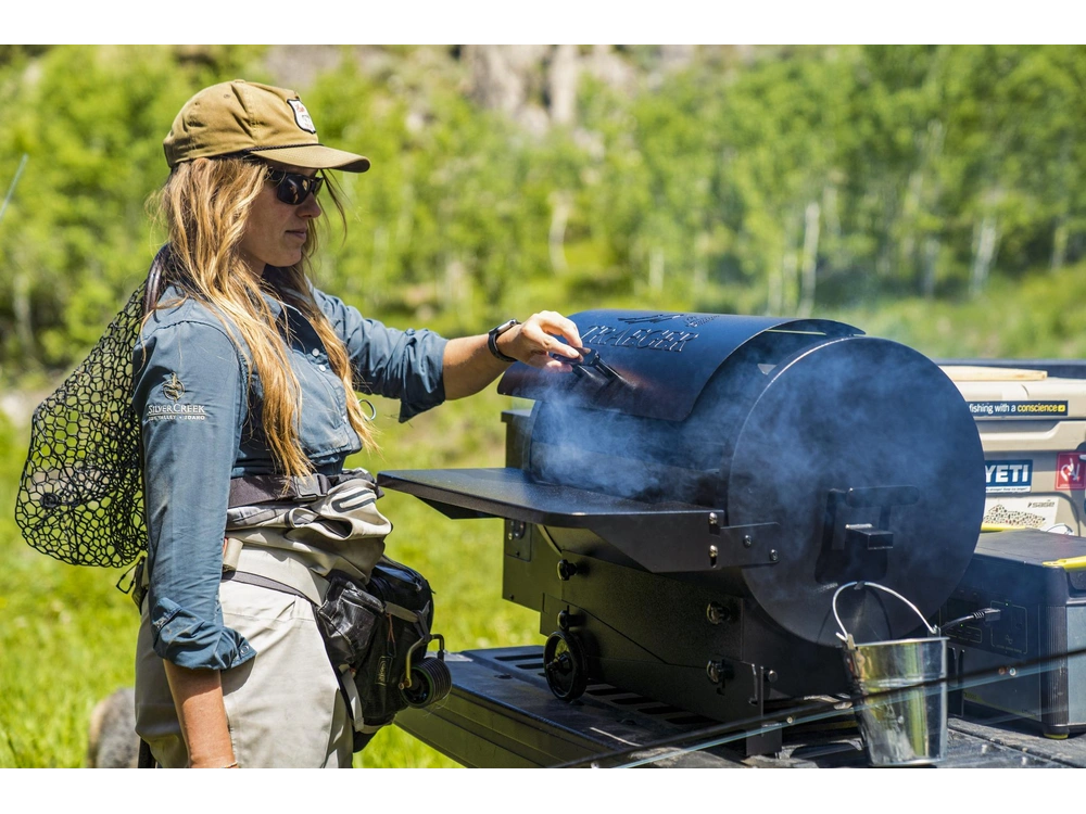 2025 Traeger Tailgater 20 alt