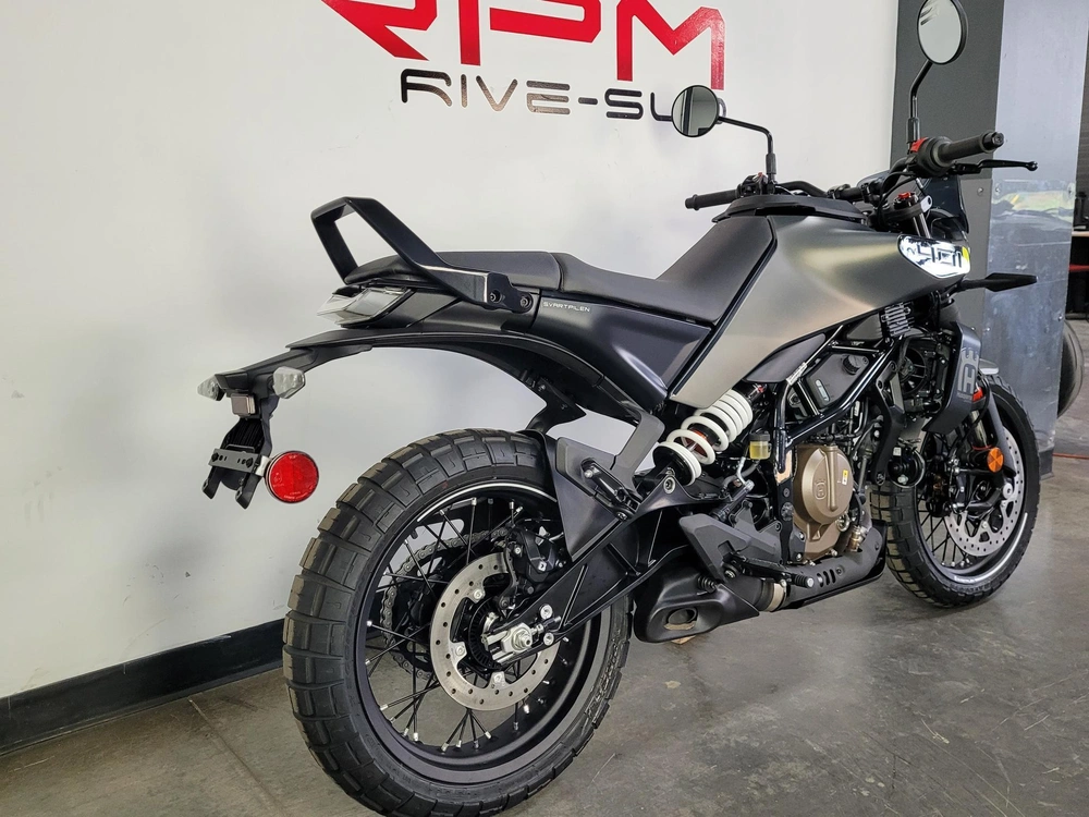 2024 Husqvarna Svartpilen 401 *0.99% Sur 60 Mois alt