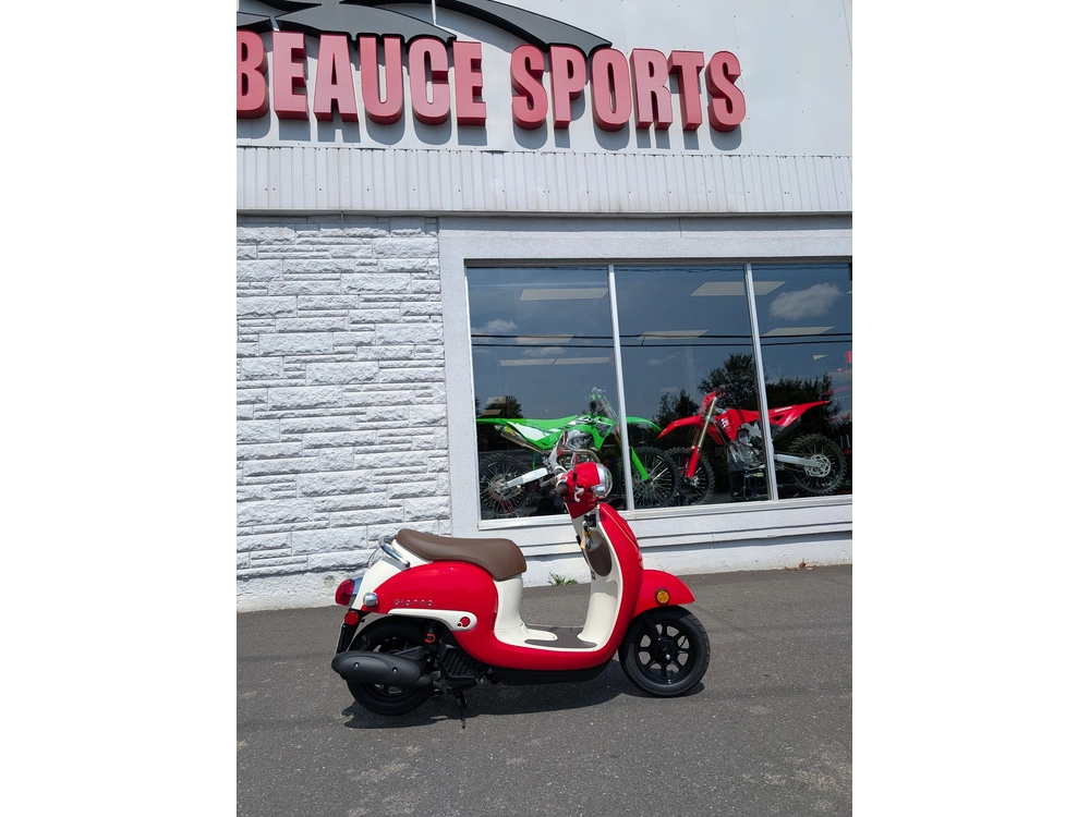 2025 Honda Giorno Ncw50s | 🌍 Rival Piaggio Typhoon 50, Vespa Primavera 50 & Yamaha Jog 🌍 alt