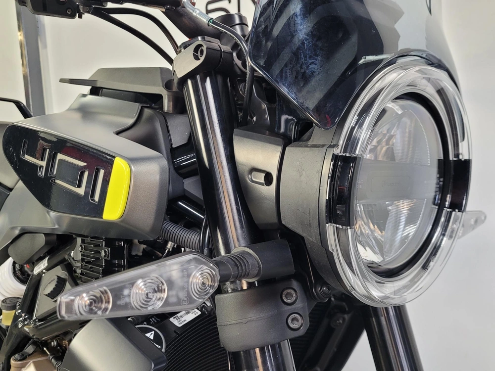 2024 Husqvarna Svartpilen 401 *0.99% Sur 60 Mois alt