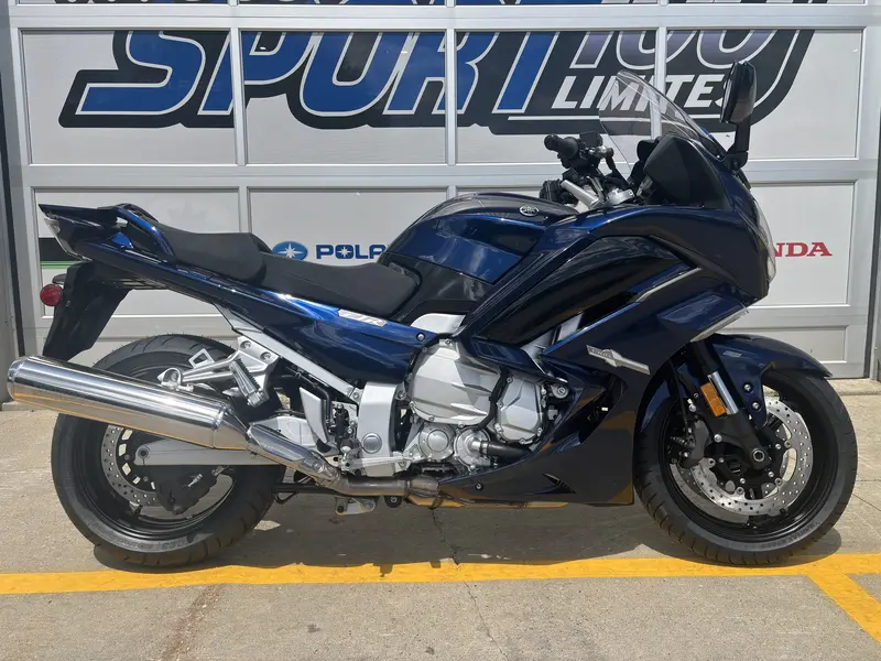 2025 Yamaha FJR1300 ES
