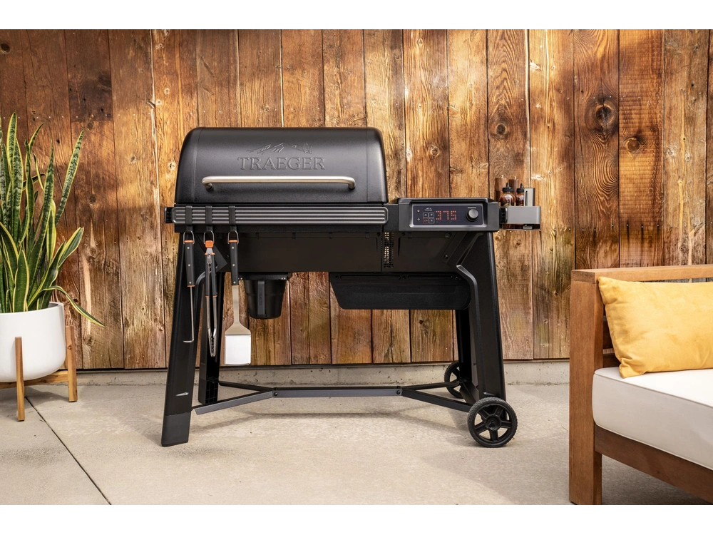 2025 Traeger Woodridge alt