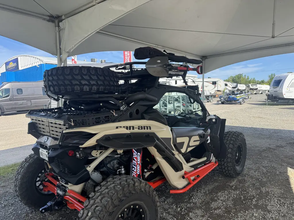 Can-Am MAVERICK X 2021