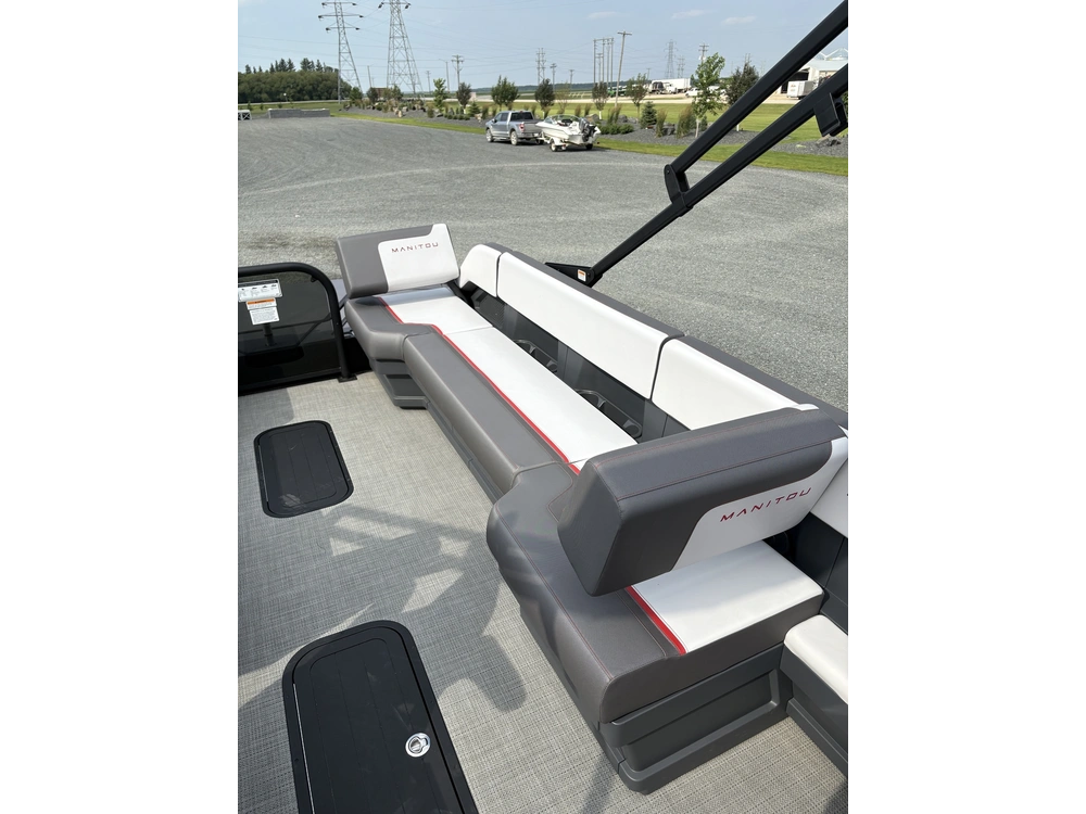 2025 Manitou Cruise 22 Switchback Stealth Rotax 150 & Trailer alt