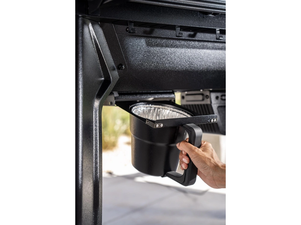 2025 Traeger Woodridge alt