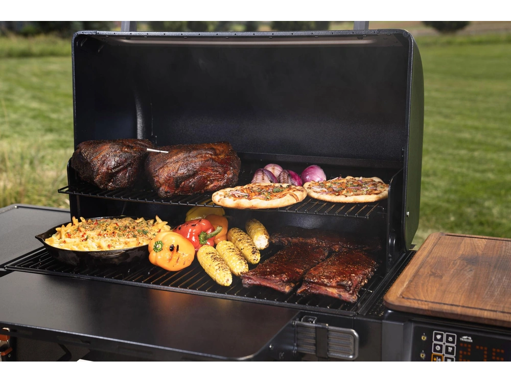 2025 Traeger Woodridge Pro alt