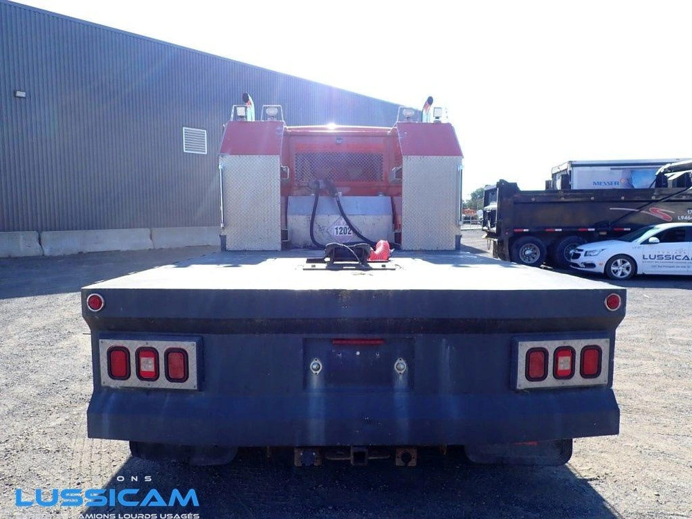 Freightliner M2106 2005