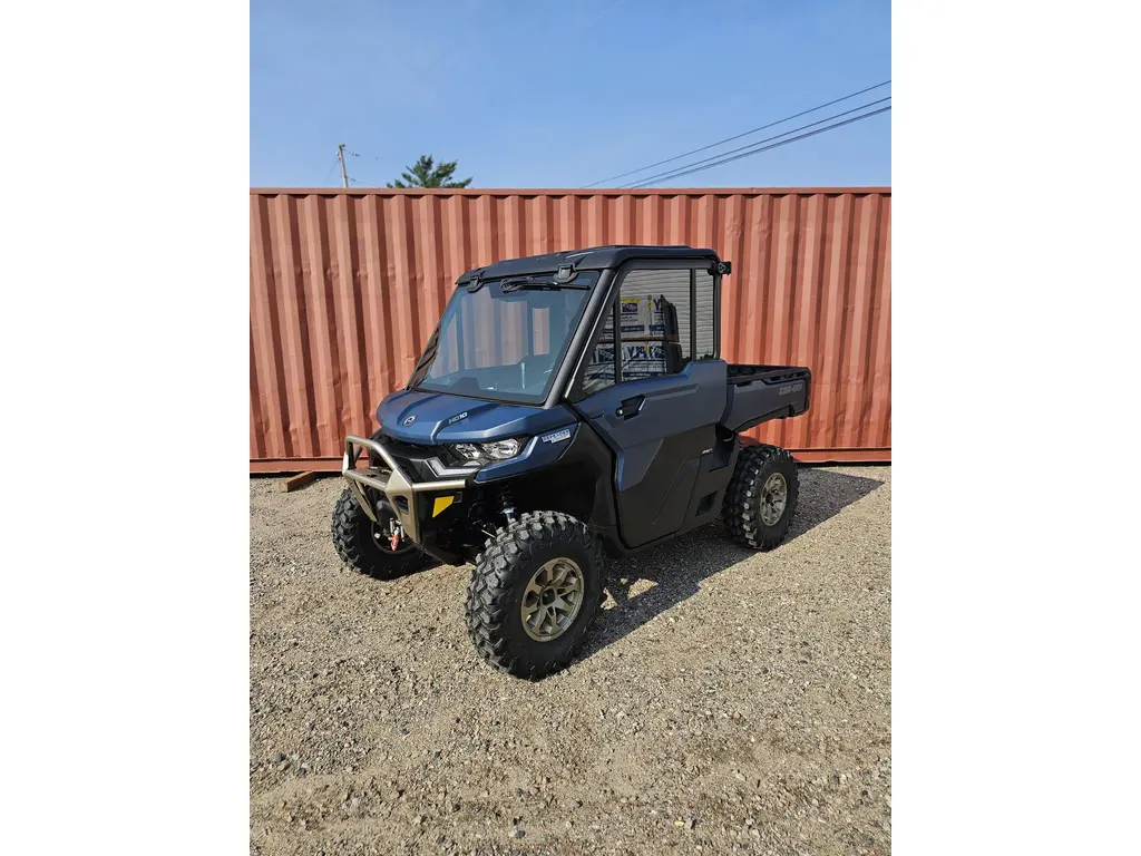 2025 Can-Am DEFENDER - LIMITED HD10