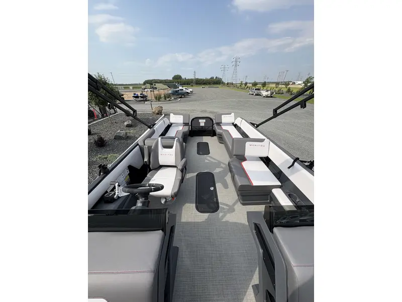 2025 Manitou Cruise 22 Switchback Stealth Rotax 150 & Trailer thumbnail 9