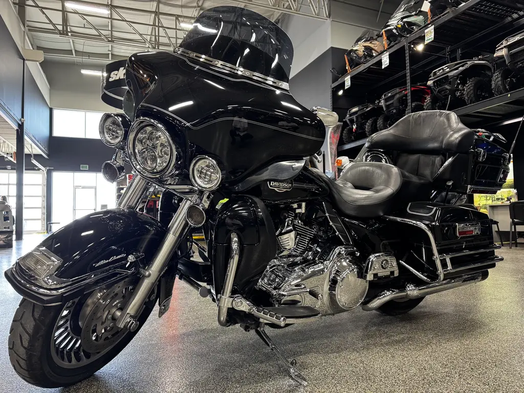 2010 Harley-Davidson ULTRA CLASSIC  FLHTCUI - SAVE $5000 RABAIS