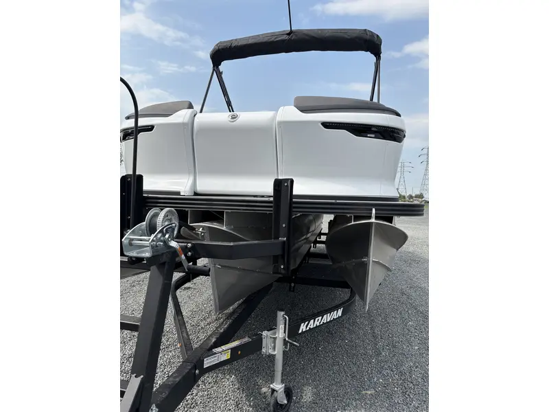 2025 Manitou Cruise 22 Switchback Stealth Rotax 150 & Trailer thumbnail 5