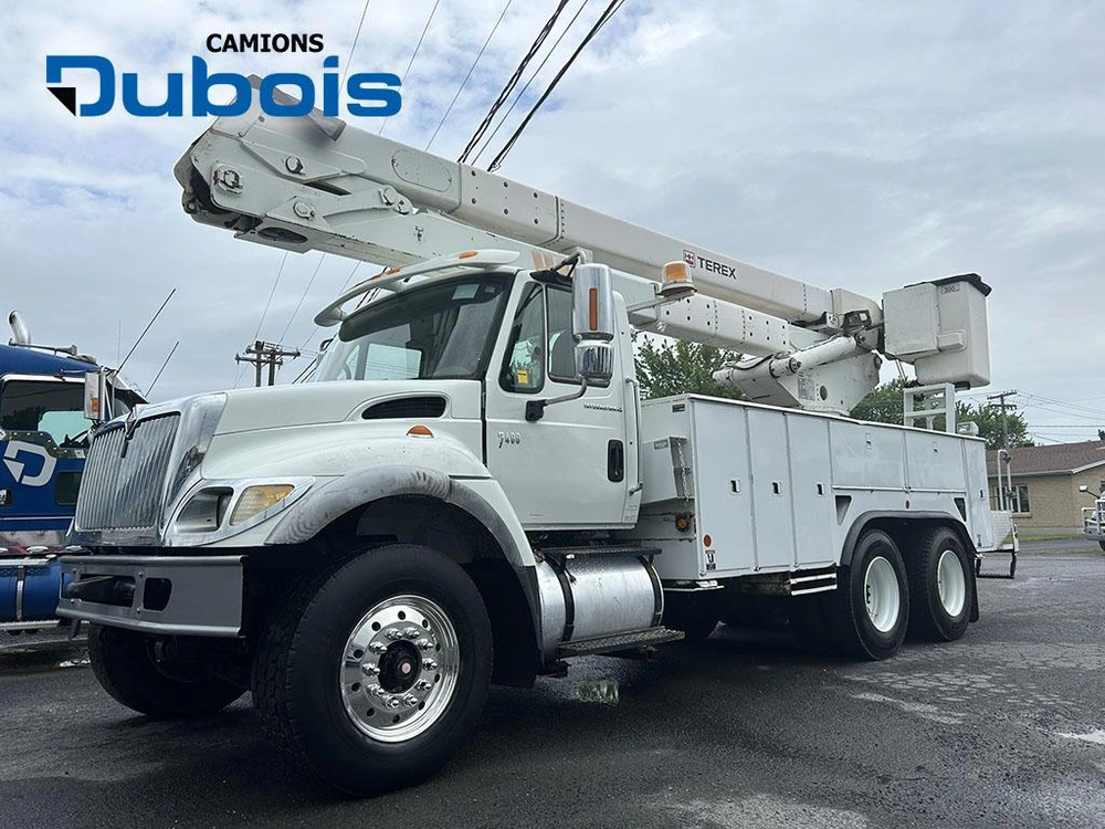 International 7400 2007 alt