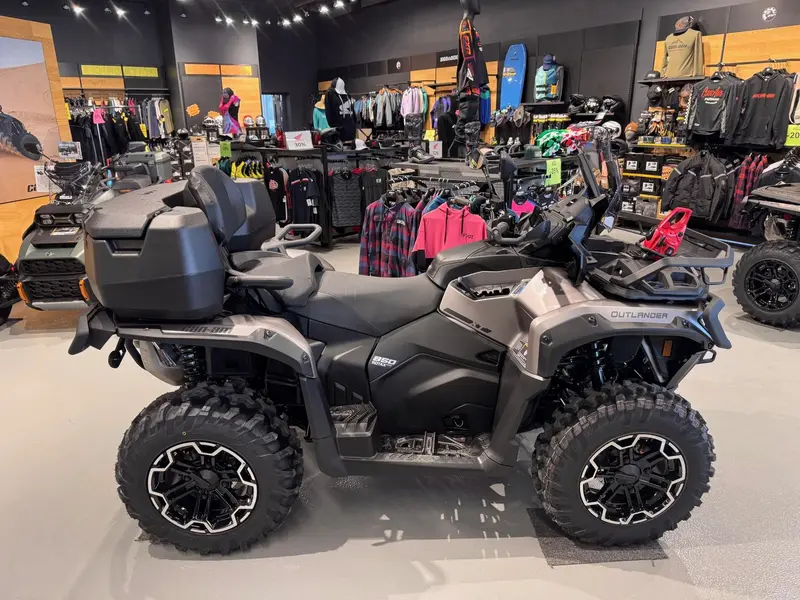 2025 Can-Am OUTLANDER MAX 850 XT