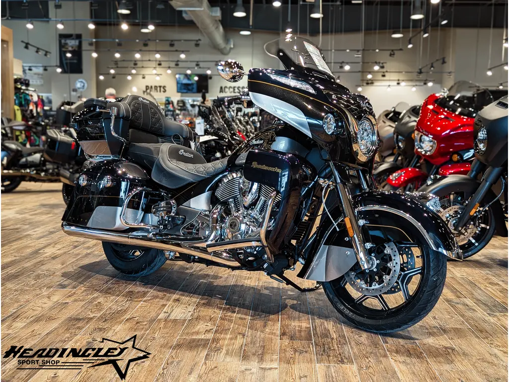 2025 Indian Motorcycle Roadmaster Elite // Springfield Blue Candy/Black Candy fade over Silver/Champion Gold pinstriping