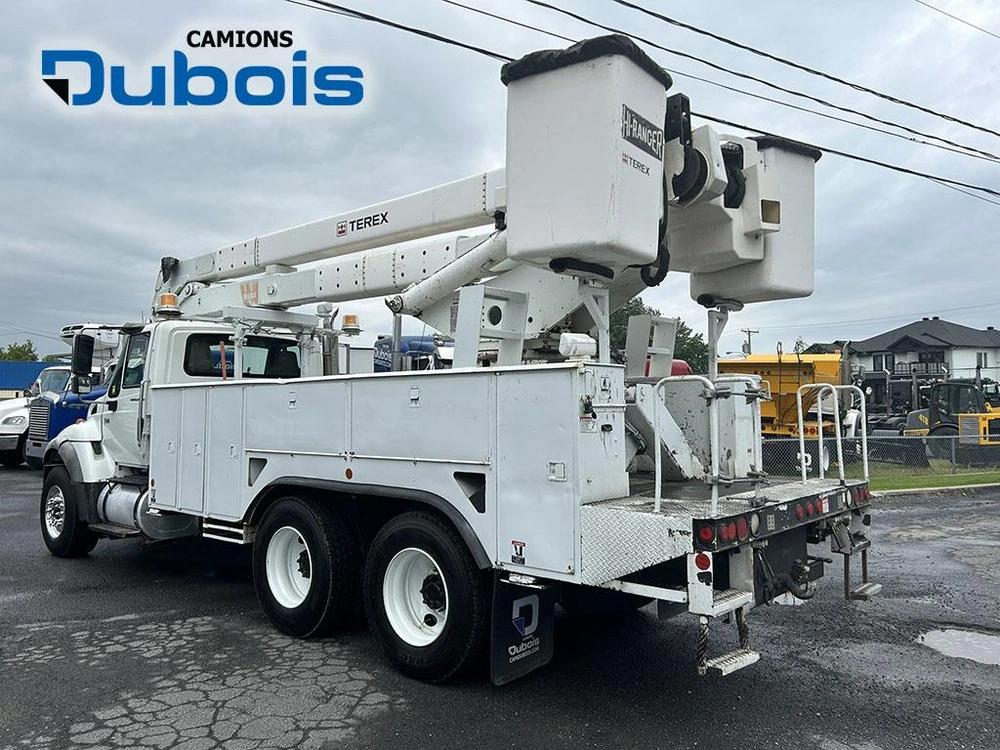 International 7400 2007 alt