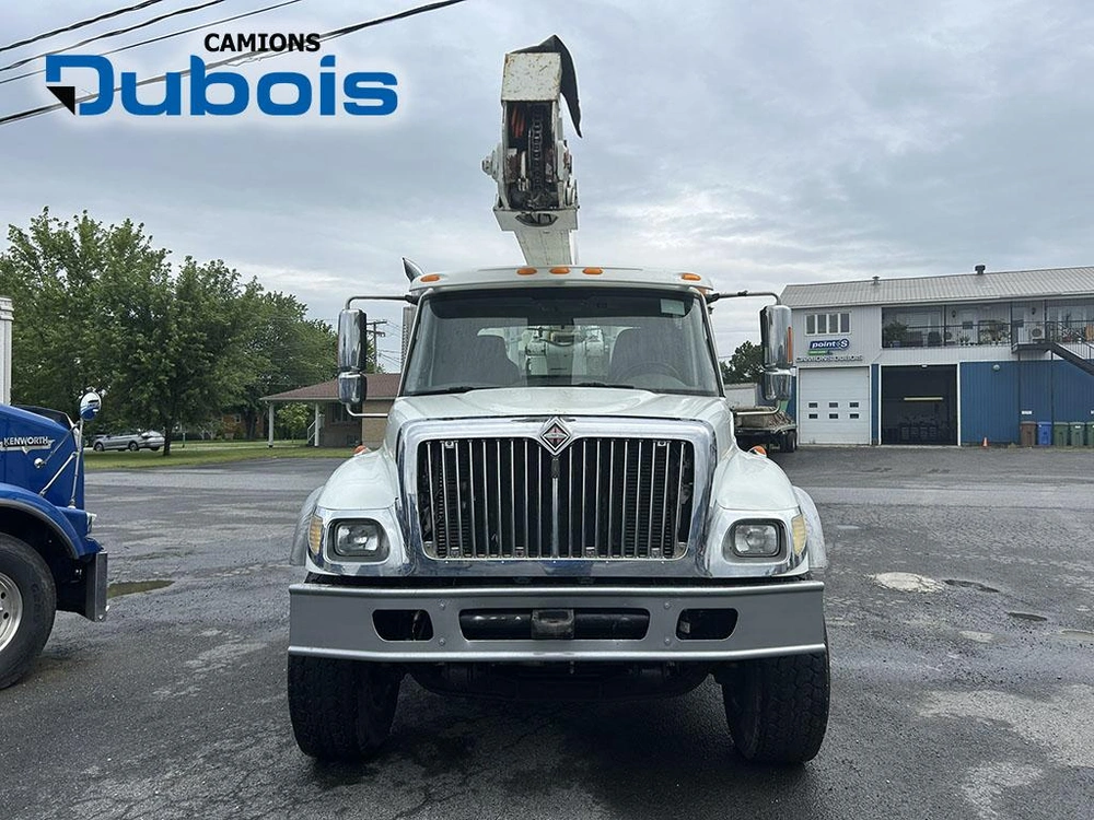 International 7400 2007 alt