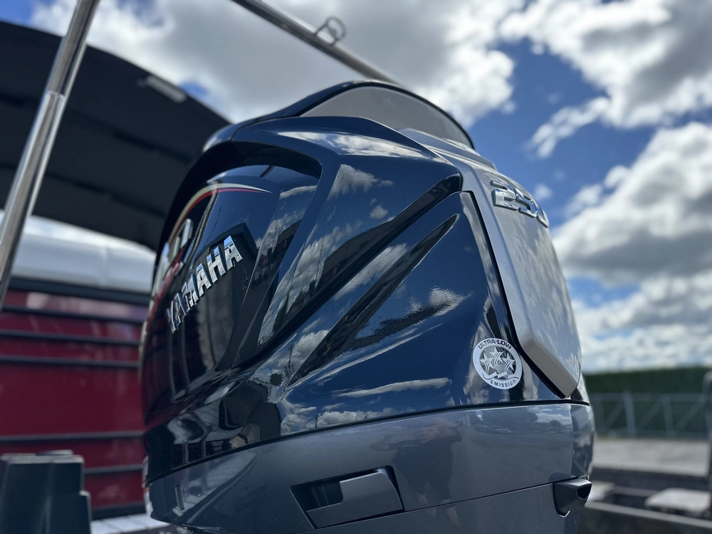 2024 Suncatcher Elite 322c alt