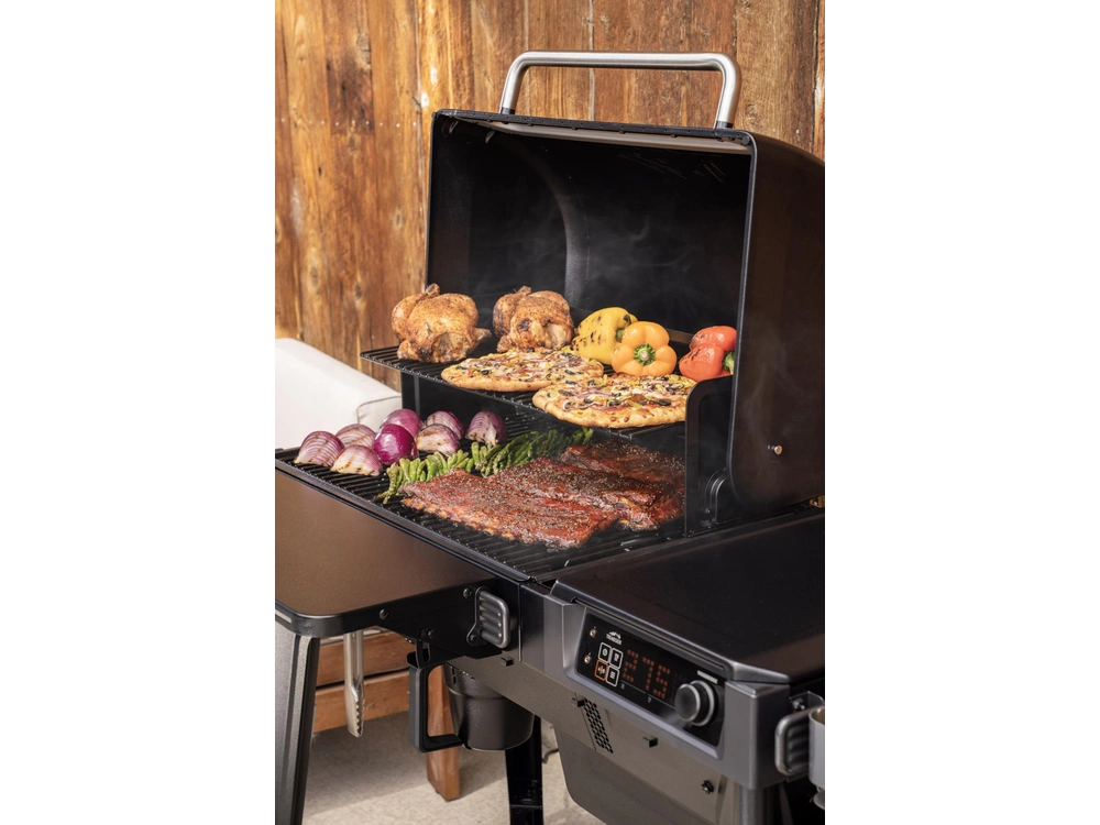 2025 Traeger Woodridge alt