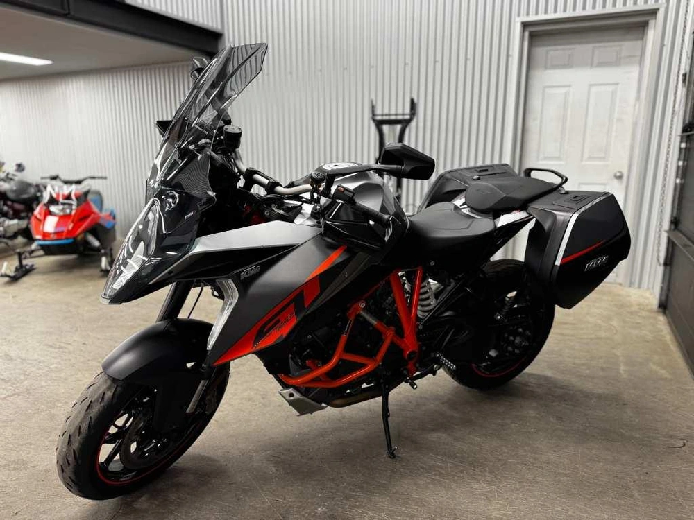 Ktm 1290 Super Duke Gt 2017 alt