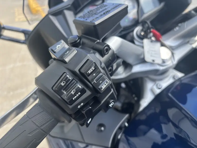 2025 Yamaha FJR1300 ES
