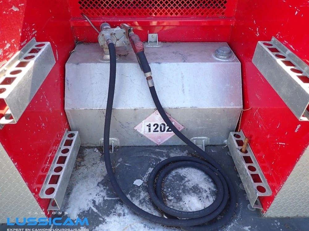 Freightliner M2106 2005
