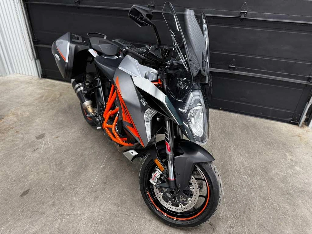 Ktm 1290 Super Duke Gt 2017 alt