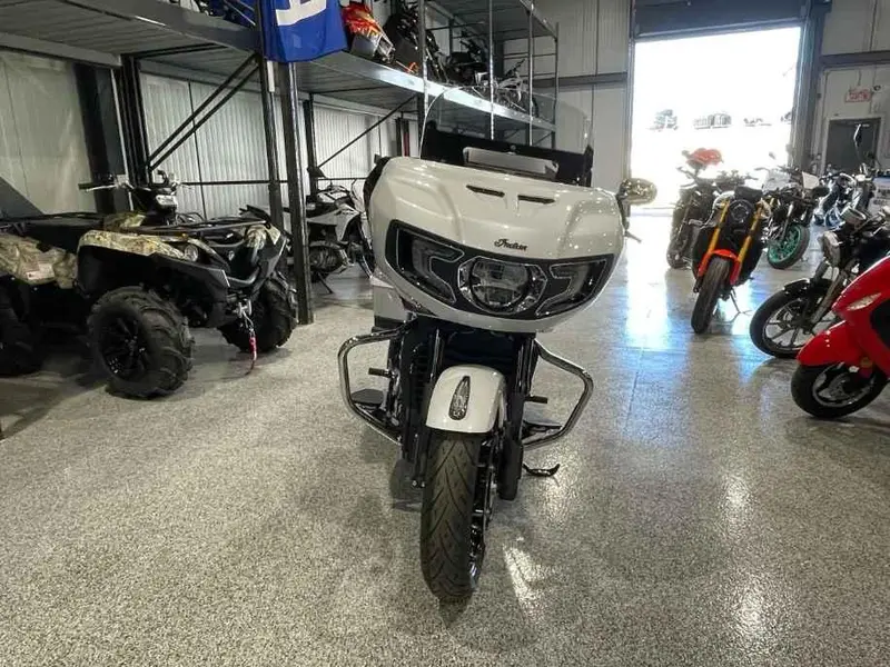 2025 Indian Motorcycle Challenger Limited With 112ci + Rider Assist Package