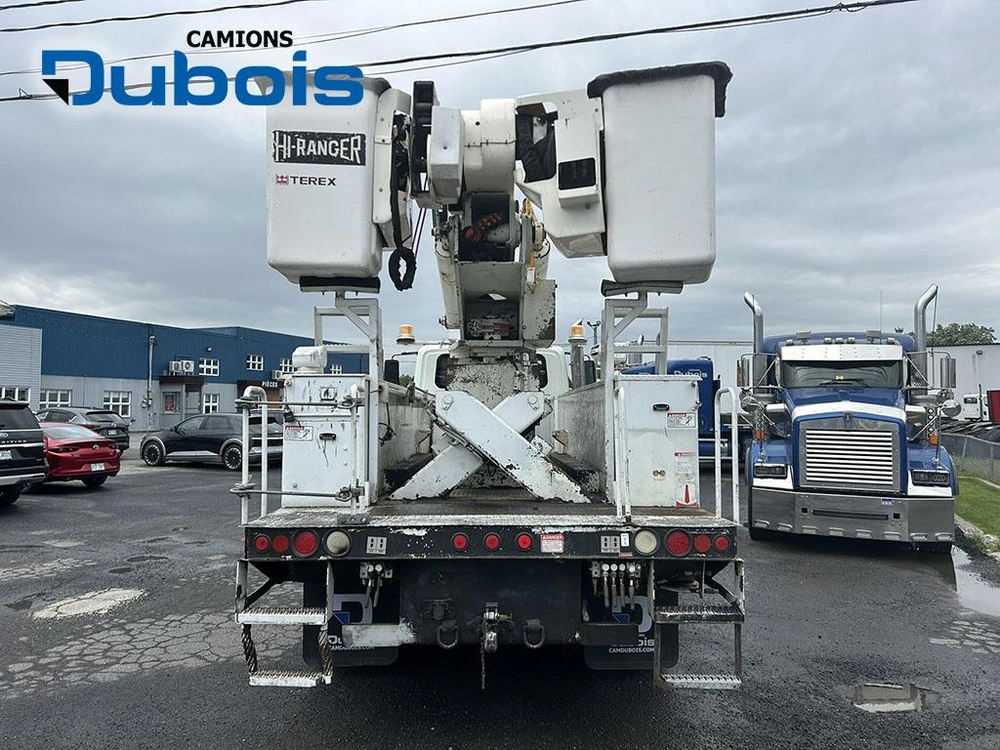 International 7400 2007 alt