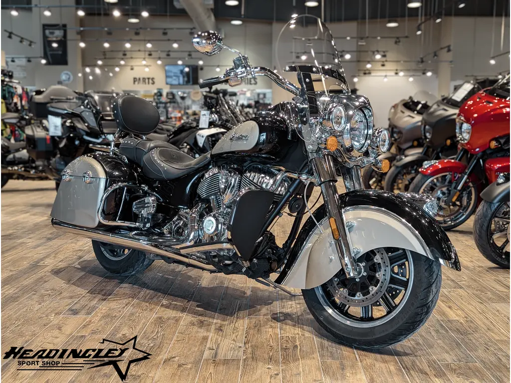 2021 Indian Motorcycle Springfield // Thunder Black/Dirt Track Tan