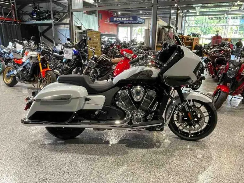 2025 Indian Motorcycle Challenger Limited With 112ci + Rider Assist Package