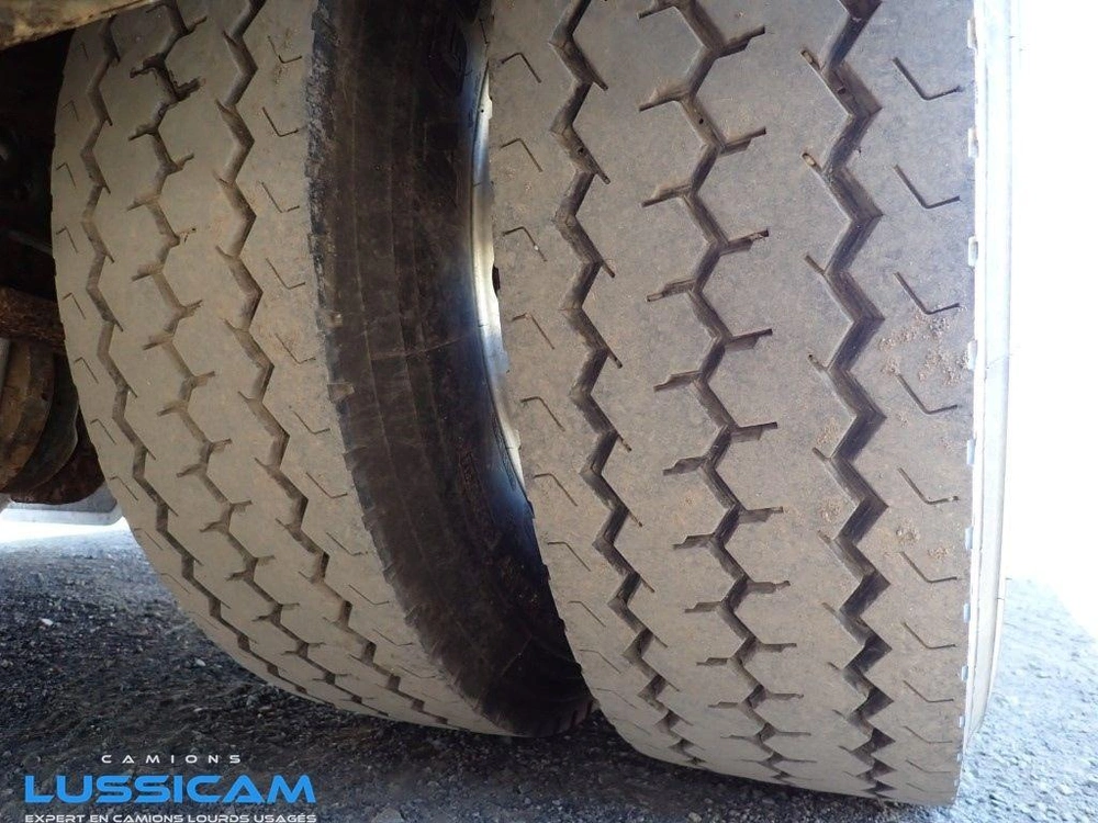 Freightliner M2106 2005