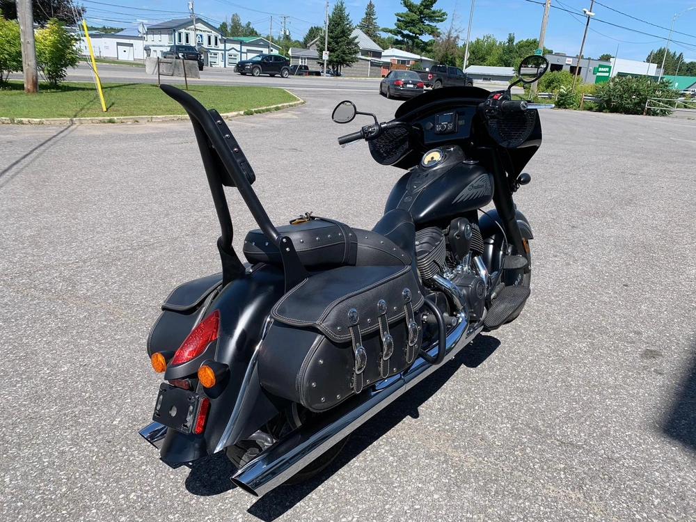 Indian Motorcycle Chief Dark Horse 2017 alt