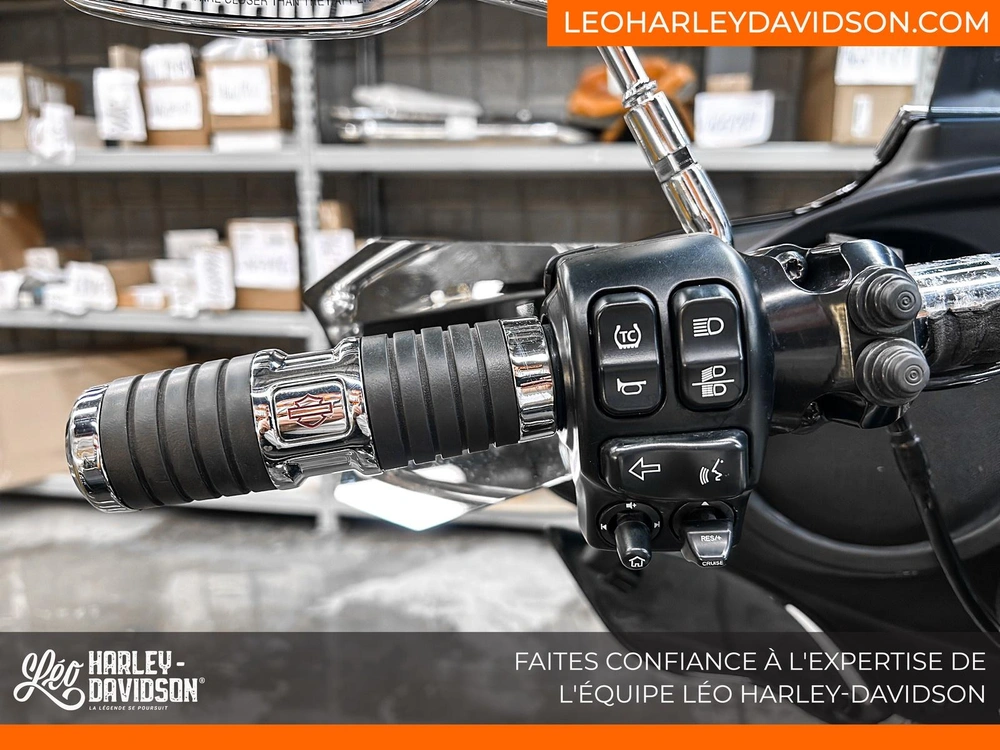 Harley-davidson Flhtcutg Tri Glide Ultra 2022 alt