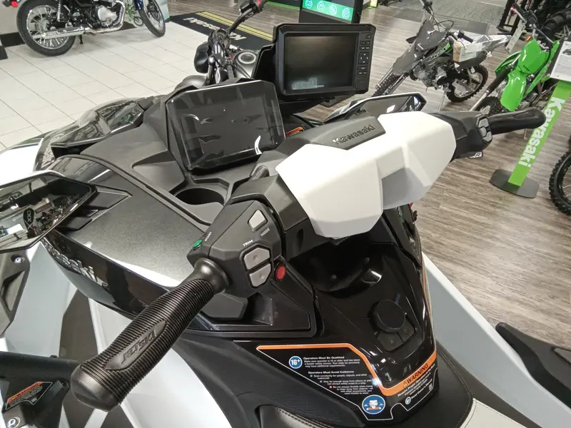 2025 Kawasaki ULTRA 160LX-S ANGLER